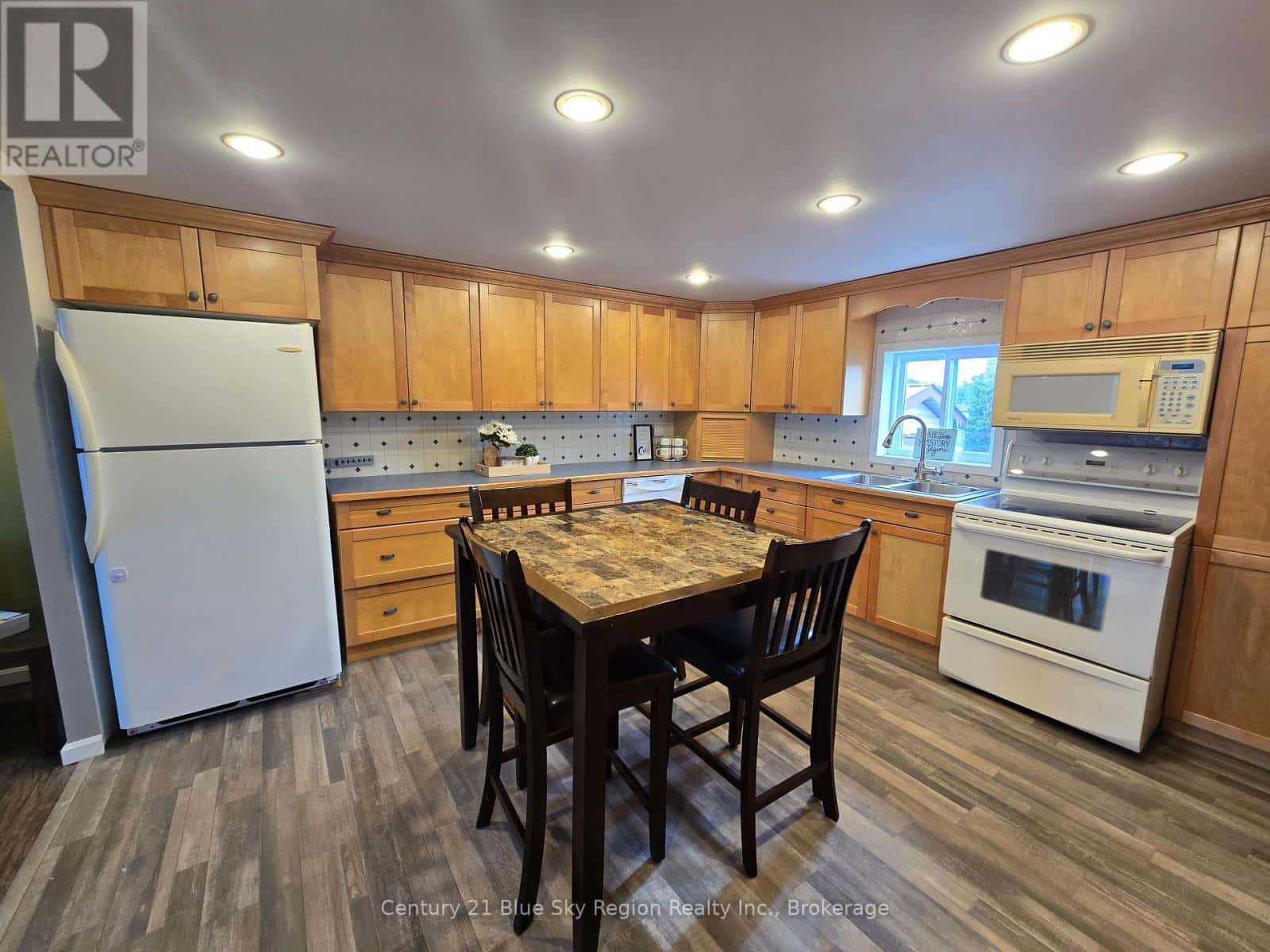 66 PRINCIPALE STREET W — West Nipissing (Verner), Ontario - Photo 2 of 40