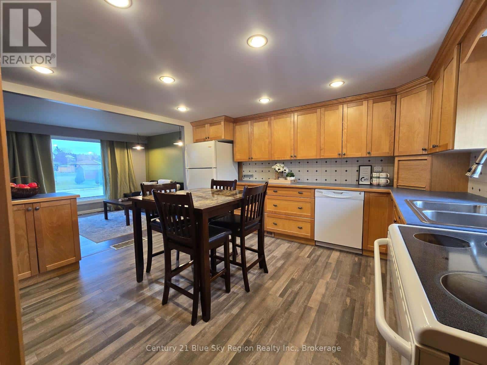 66 PRINCIPALE STREET W — West Nipissing (Verner), Ontario - Photo 3 of 40