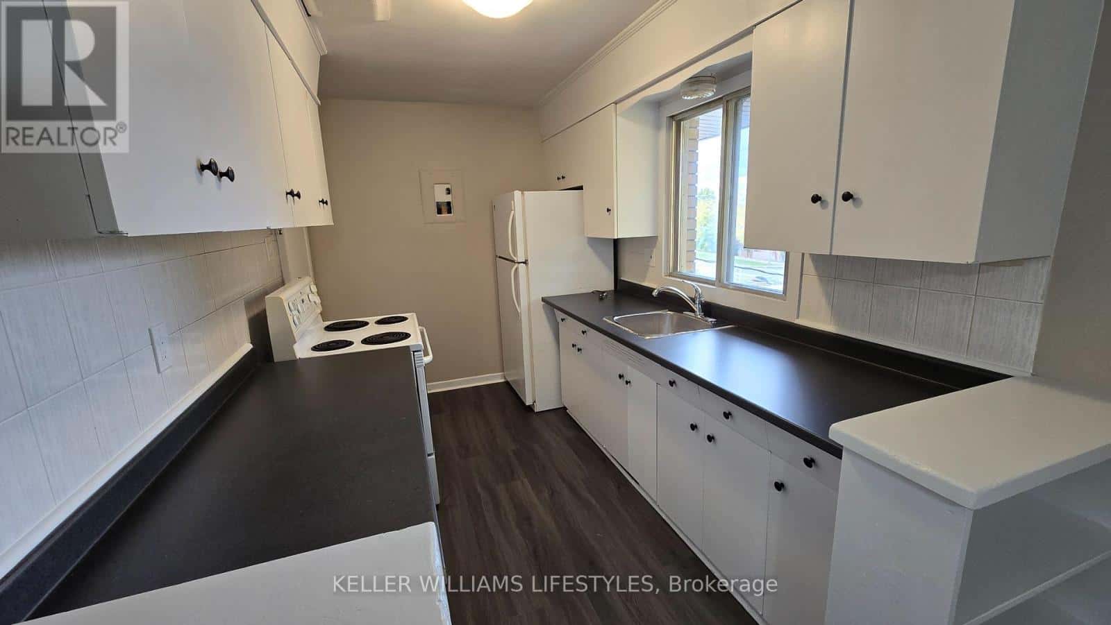 UPPER - 20 SUMNER ROAD — London South (South T), Ontario - Photo 3 of 20