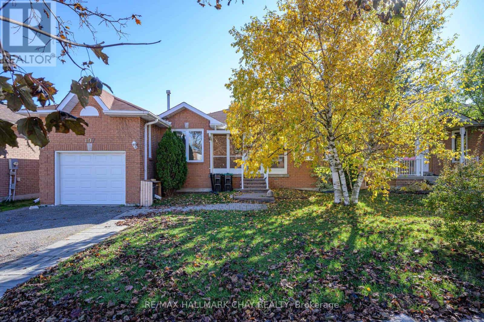 197 LIVINGSTONE STREET W — Barrie (Sunnidale), Ontario - Photo 2 of 24