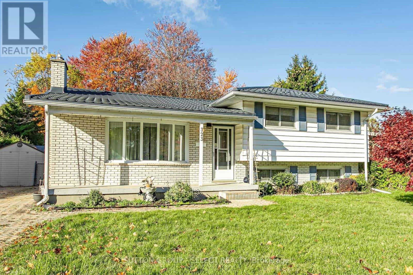 323 BASE LINE ROAD W — London South (South D), Ontario - Photo 2 of 39