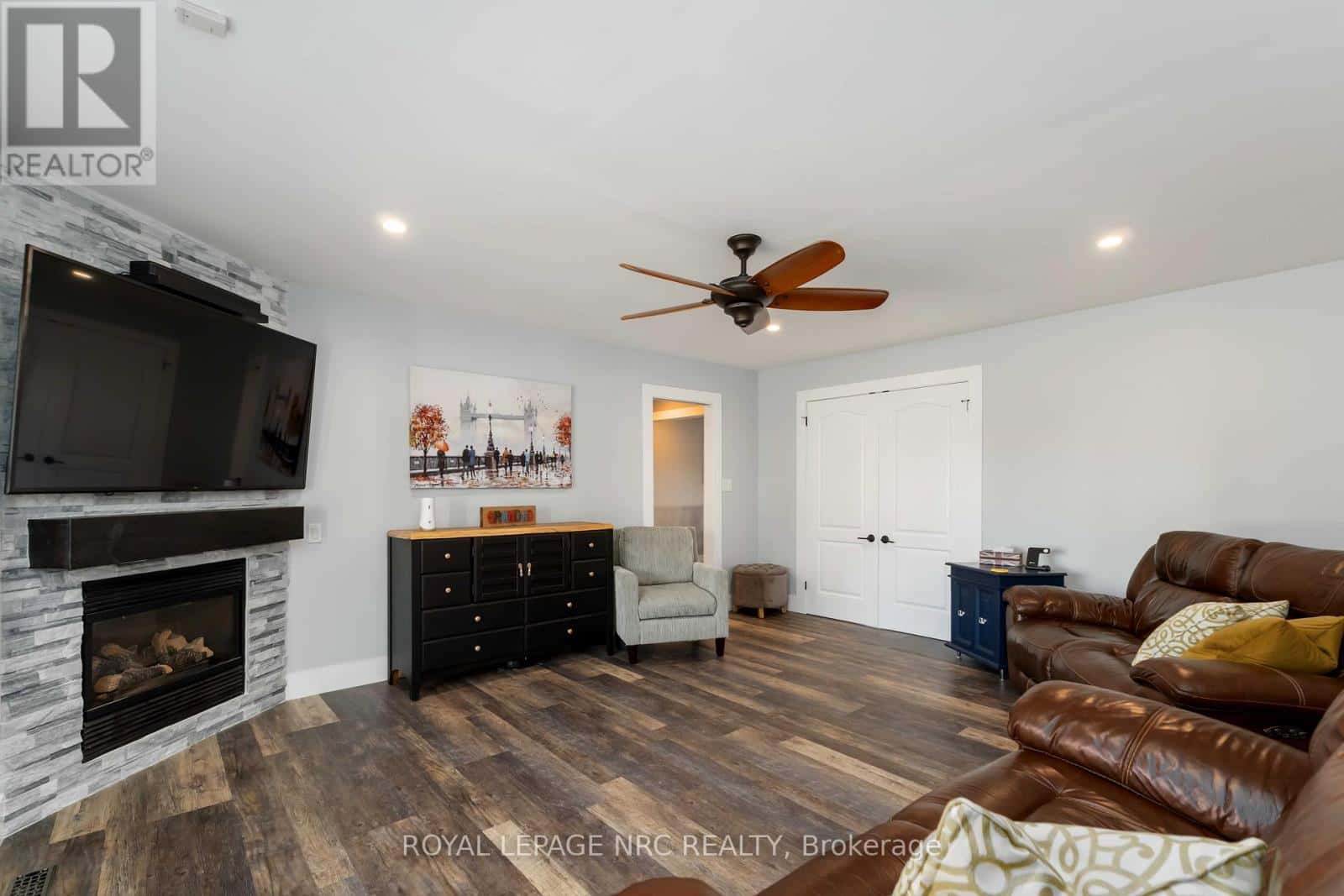 1523 BARRON ROAD — Thorold (Port Robinson), Ontario - Photo 5 of 38