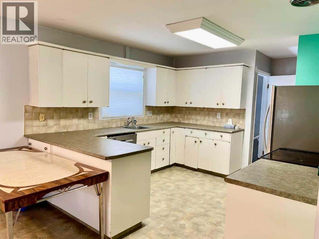 5324 47 Street — Provost, Alberta - Photo 2 of 32