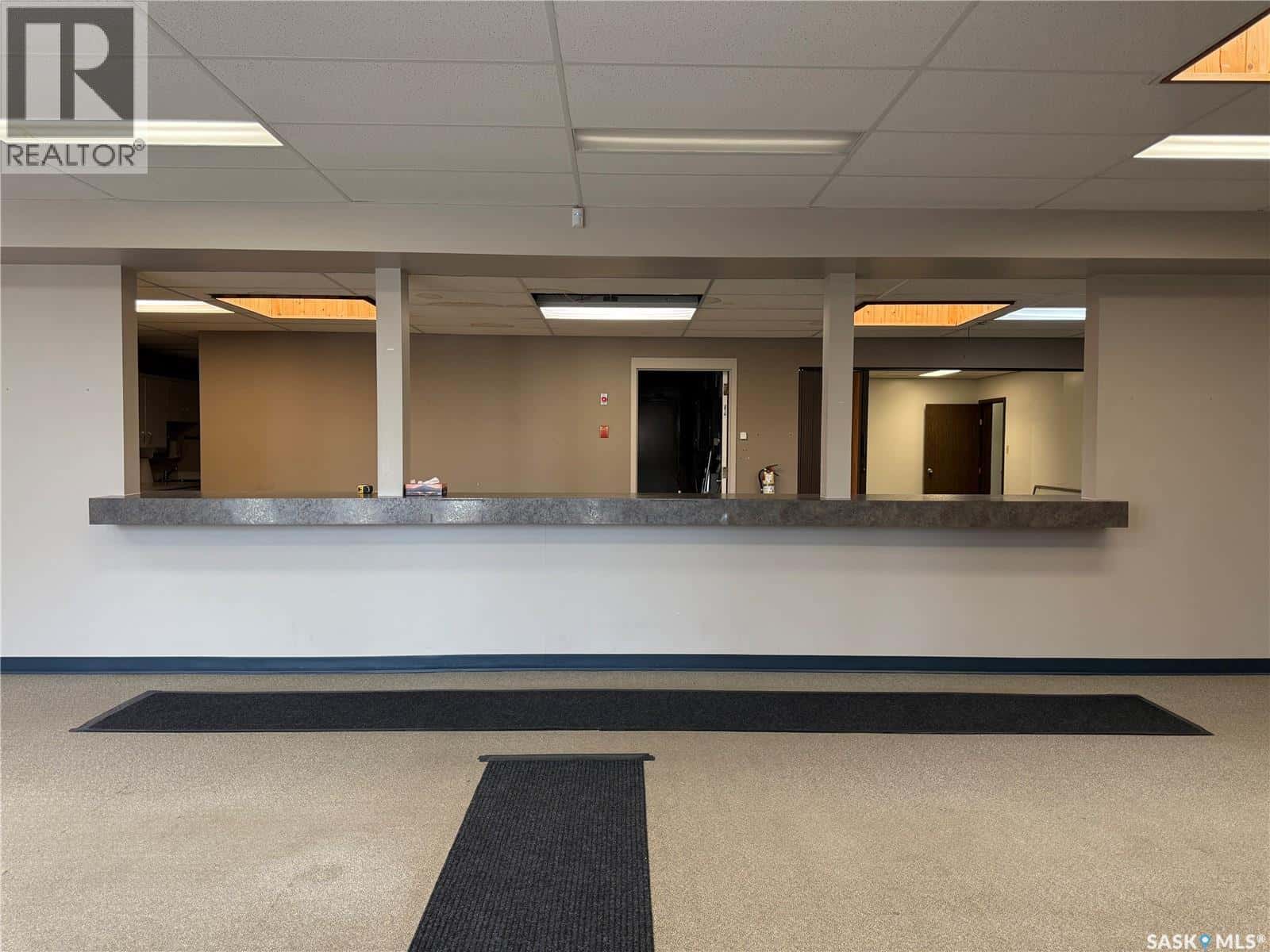 175 3rd AVENUE E — Melville, Saskatchewan - Photo 2 of 47