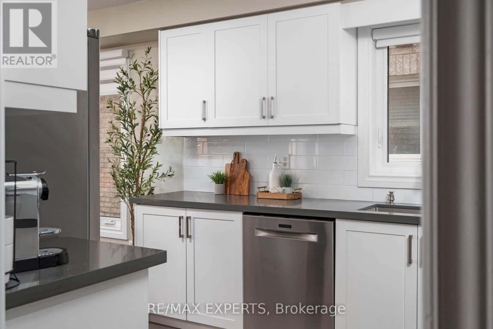 157 PRIMEAU DRIVE — Aurora (Aurora Grove), Ontario - Photo 5 of 29