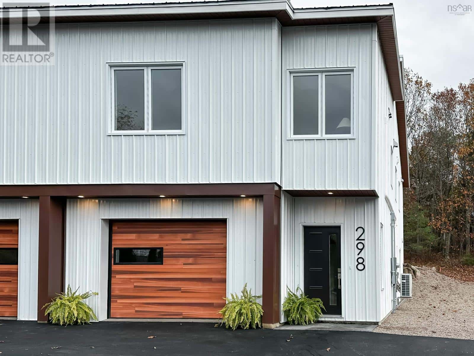 298 Lamont Road — North Kentville, Nova Scotia - Photo 2 of 44