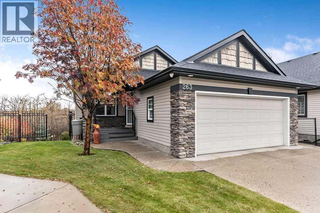 263 Willow Ridge Manor SW — Diamond Valley, Alberta - Photo 2 of 48