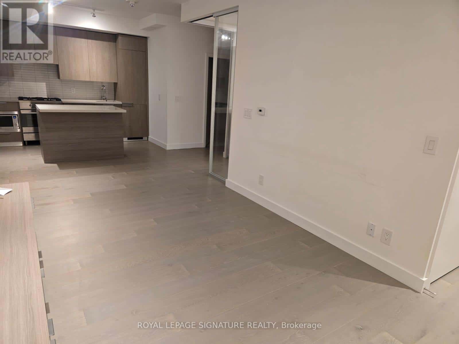 401 - 160 KINGSWAY CRESCENT — Toronto (Kingsway South), Ontario - Photo 5 of 10