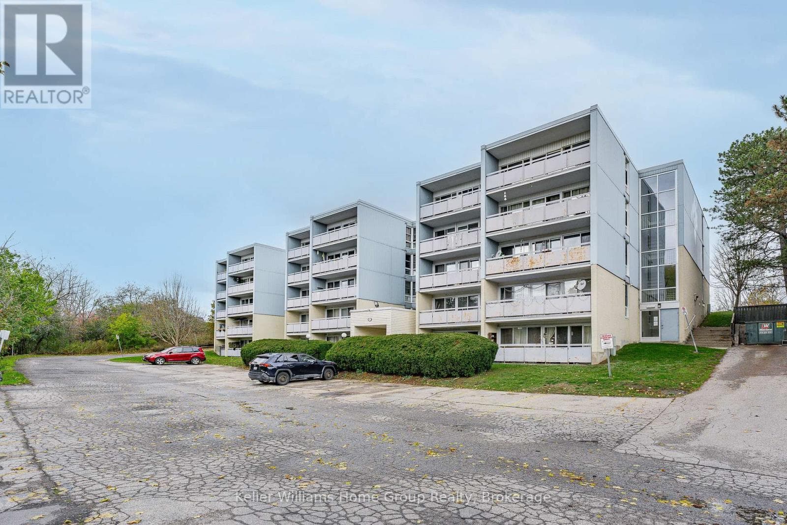 408 - 91 CONROY CRESCENT — Guelph (Dovercliffe Park/Old University), Ontario - Main photo