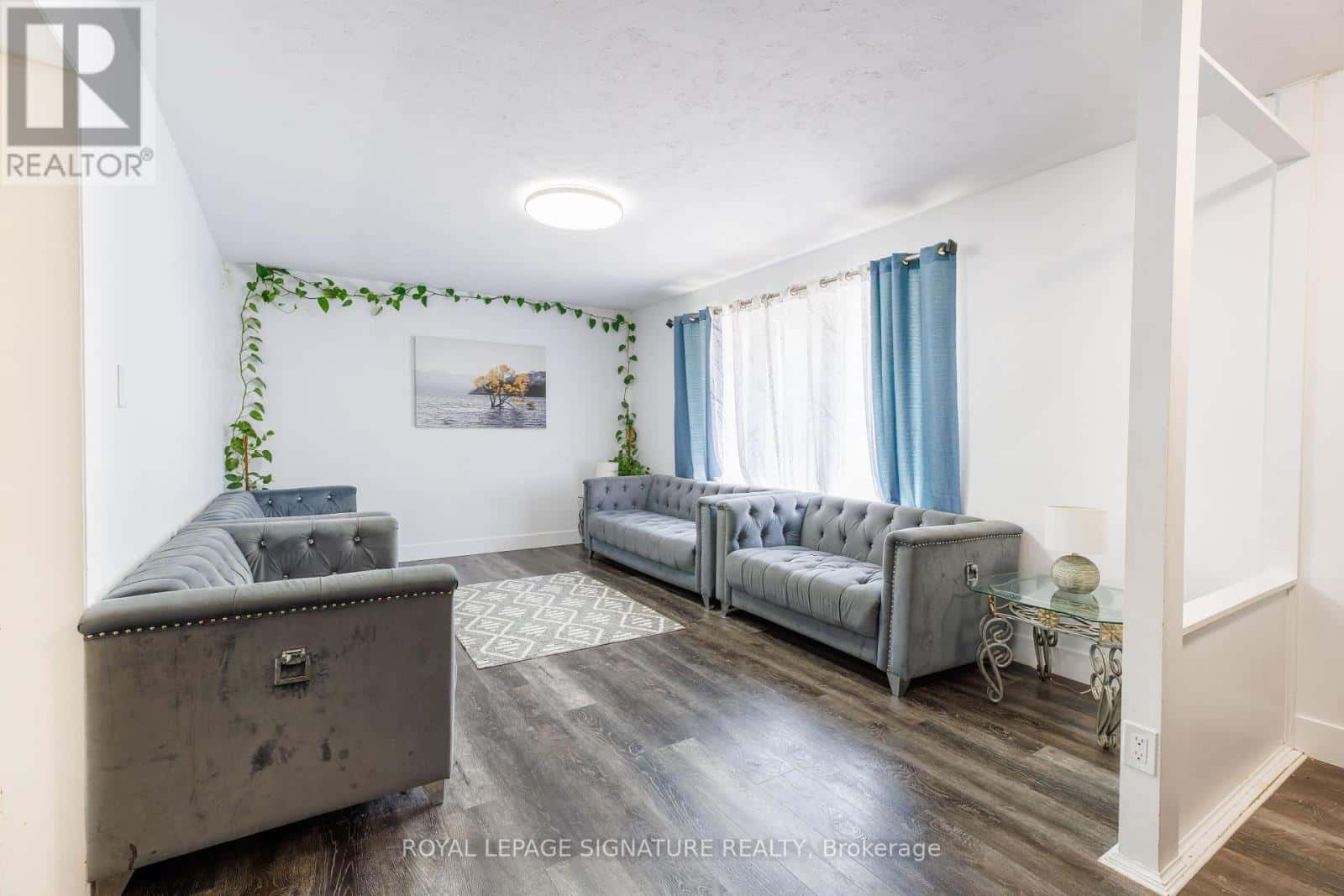 18 SILVERDALE CRESCENT — London South (South T), Ontario - Photo 5 of 34