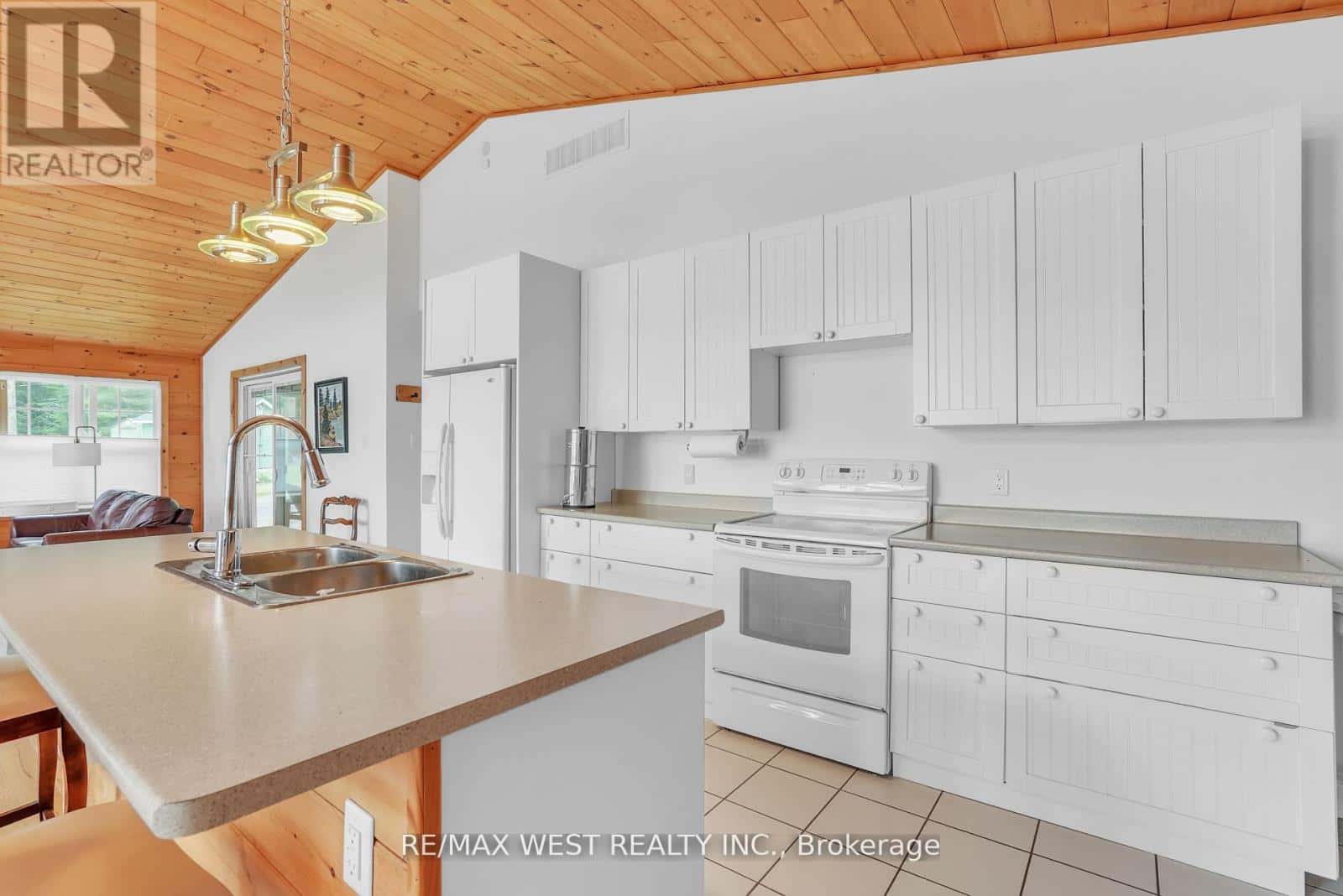 2982 MUSKOKA ROAD 169 LOT 8 — Muskoka Lakes (Wood (Muskoka Lakes)), Ontario - Photo 2 of 24