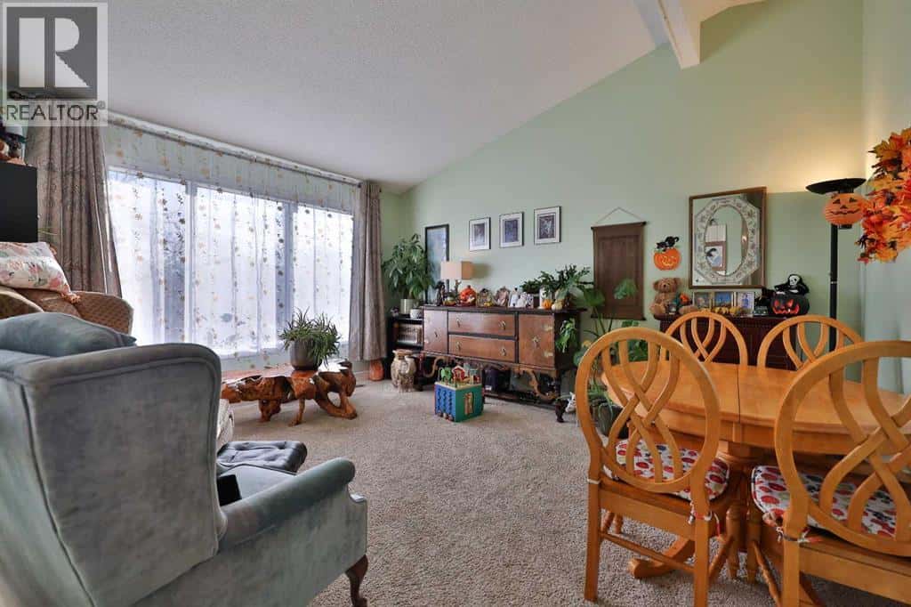 361 W 300 N — Raymond, Alberta - Photo 3 of 42