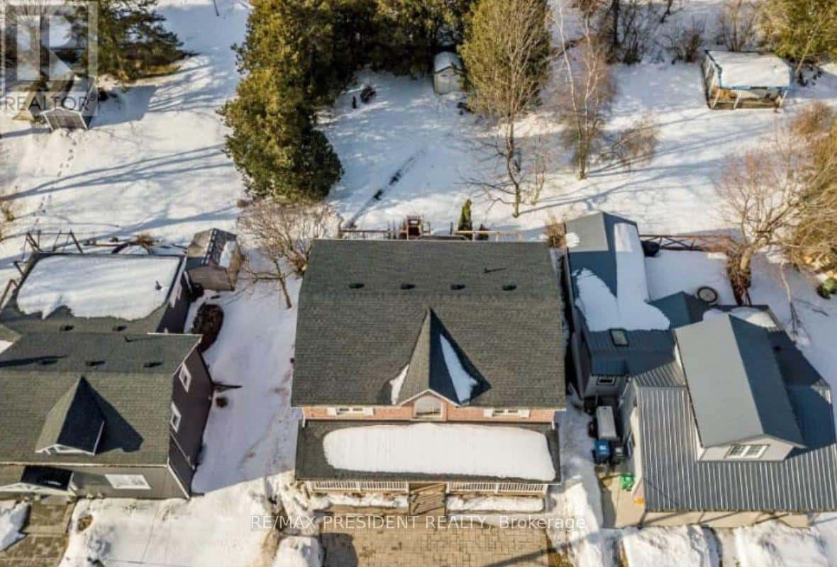 34 MCFAUL STREET — Caledon (Caledon Village), Ontario - Photo 2 of 15