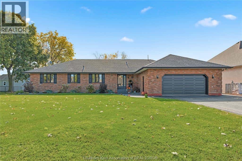 19165 BLUE WATER AVENUE — Lighthouse Cove, Ontario - Photo 3 of 50