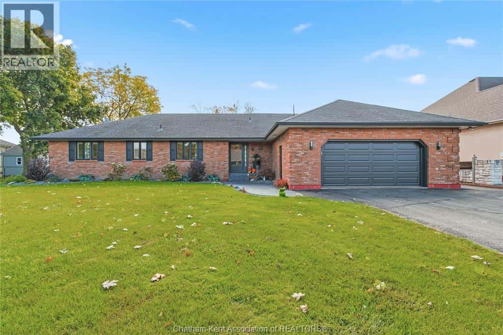 19165 BLUE WATER AVENUE — Lighthouse Cove, Ontario - Photo 5 of 50