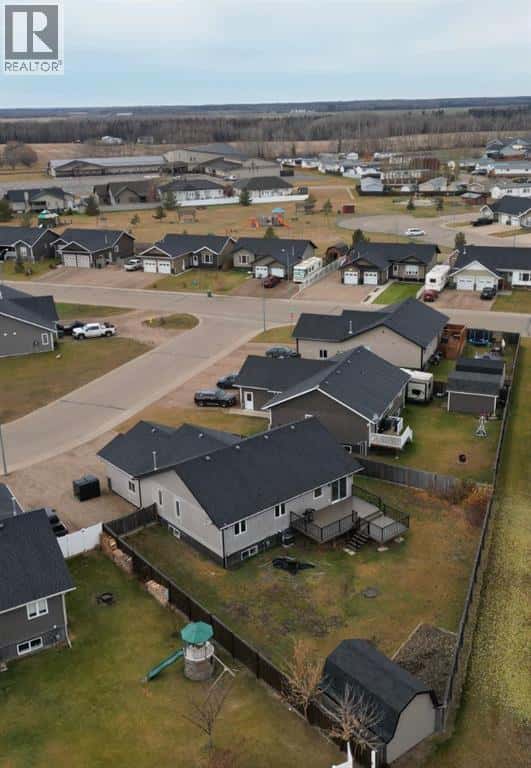 9513 108B Street — La Crete, Alberta - Photo 4 of 42