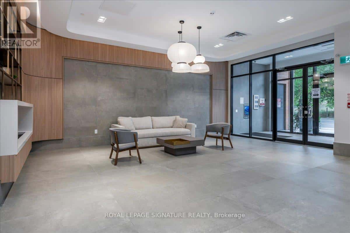 517 - 185 DUNLOP STREET E — Barrie (Lakeshore), Ontario - Photo 2 of 29