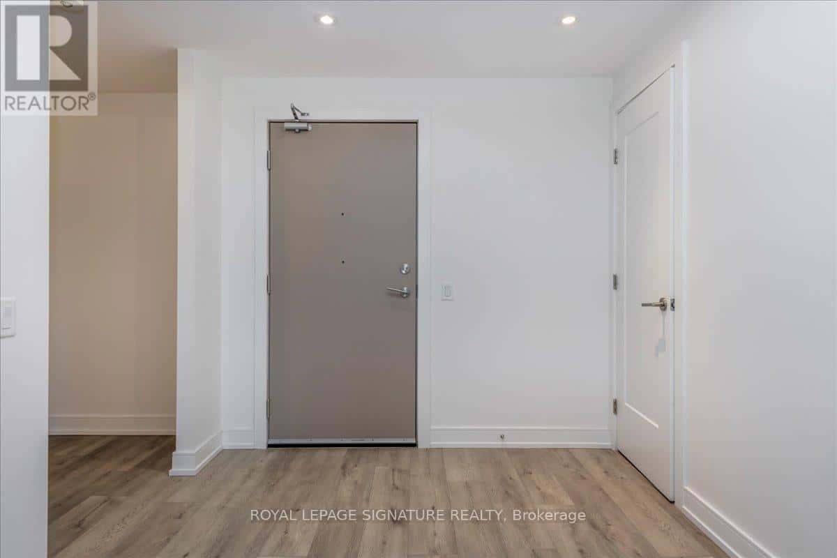 517 - 185 DUNLOP STREET E — Barrie (Lakeshore), Ontario - Photo 3 of 29