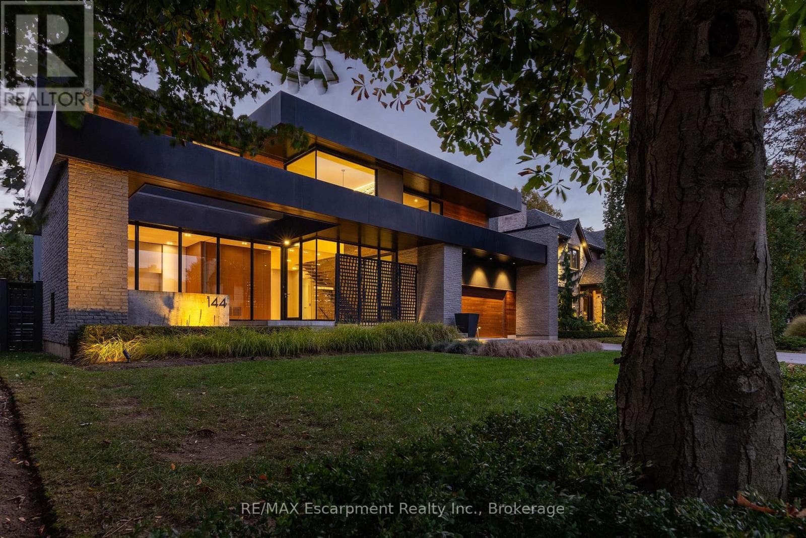 144 SPARLING COURT — Oakville (SW Southwest), Ontario - Main photo