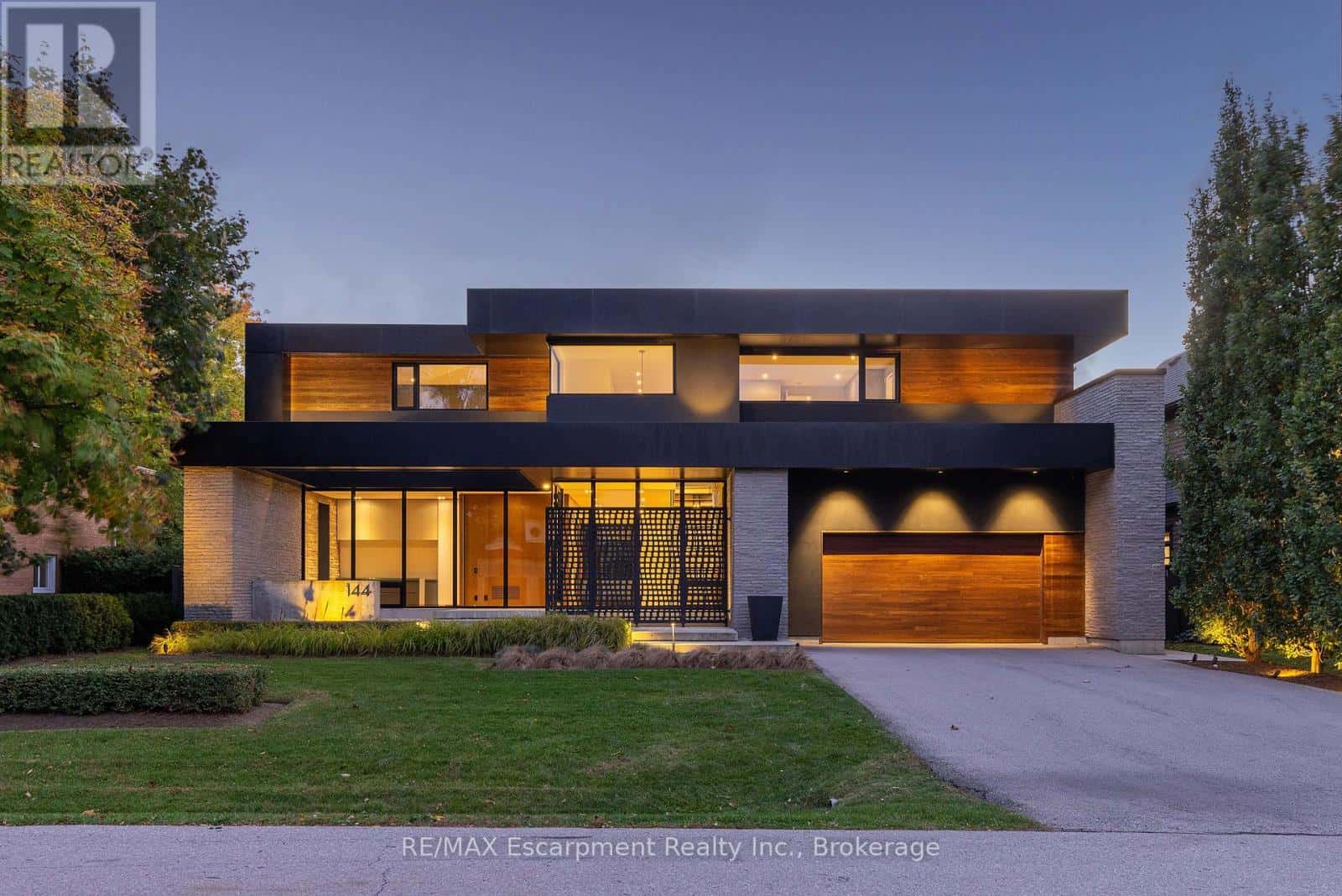 144 SPARLING COURT — Oakville (SW Southwest), Ontario - Photo 2 of 39