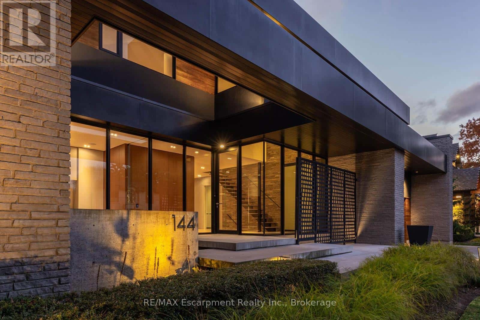 144 SPARLING COURT — Oakville (SW Southwest), Ontario - Photo 3 of 39