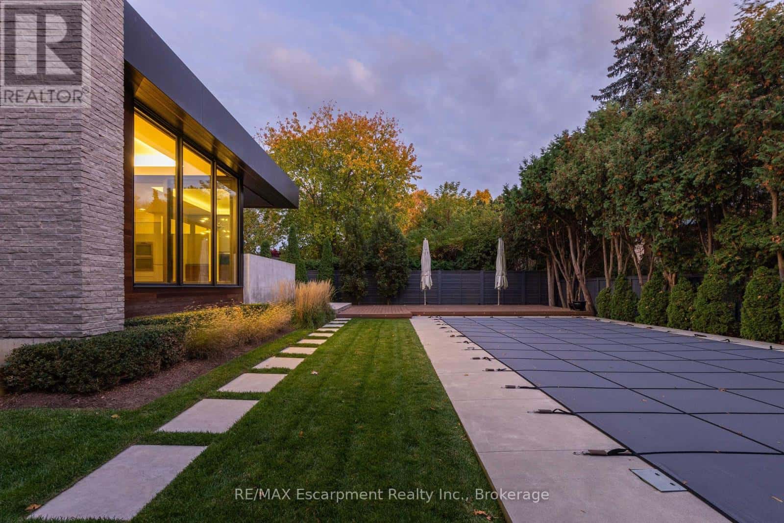 144 SPARLING COURT — Oakville (SW Southwest), Ontario - Photo 4 of 39