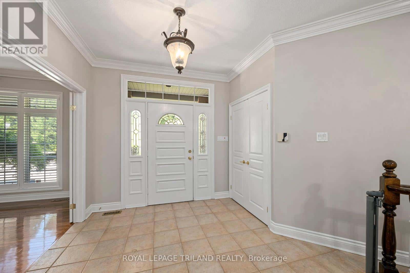 1 - 537 CRESTWOOD DRIVE — London South (South L), Ontario - Photo 2 of 40