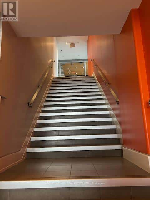 203 - 109 VANDERHOOF AVENUE — Toronto (Leaside), Ontario - Photo 2 of 22