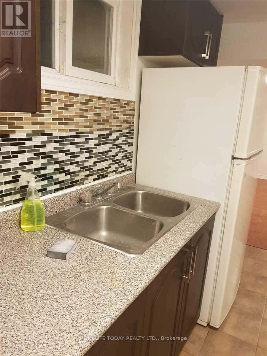 BSMT - 1616 MCBRADY CRESCENT — Pickering (Brock Ridge), Ontario - Photo 5 of 9