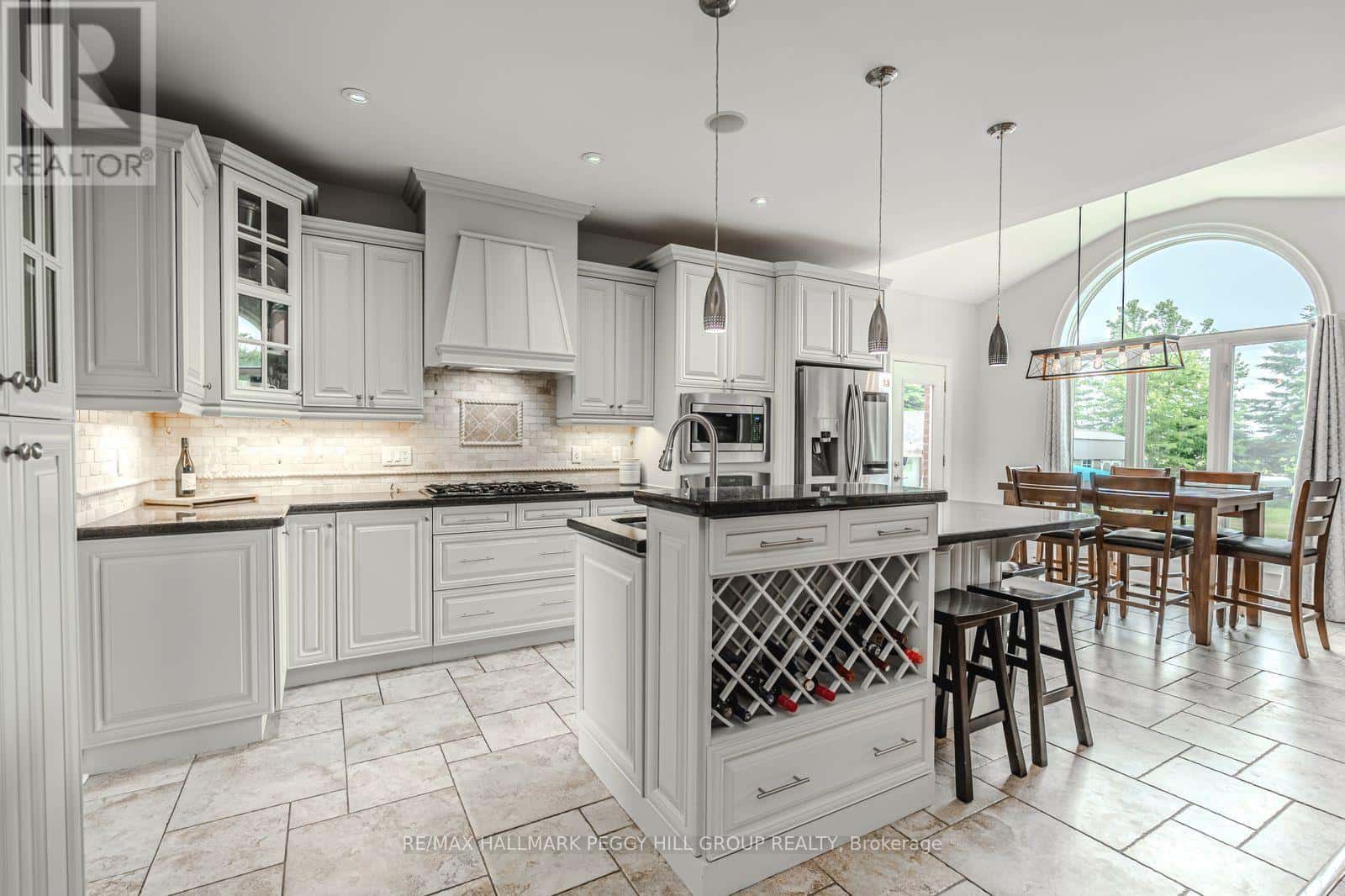 5 MUNRO COURT — Springwater (Snow Valley), Ontario - Photo 5 of 32