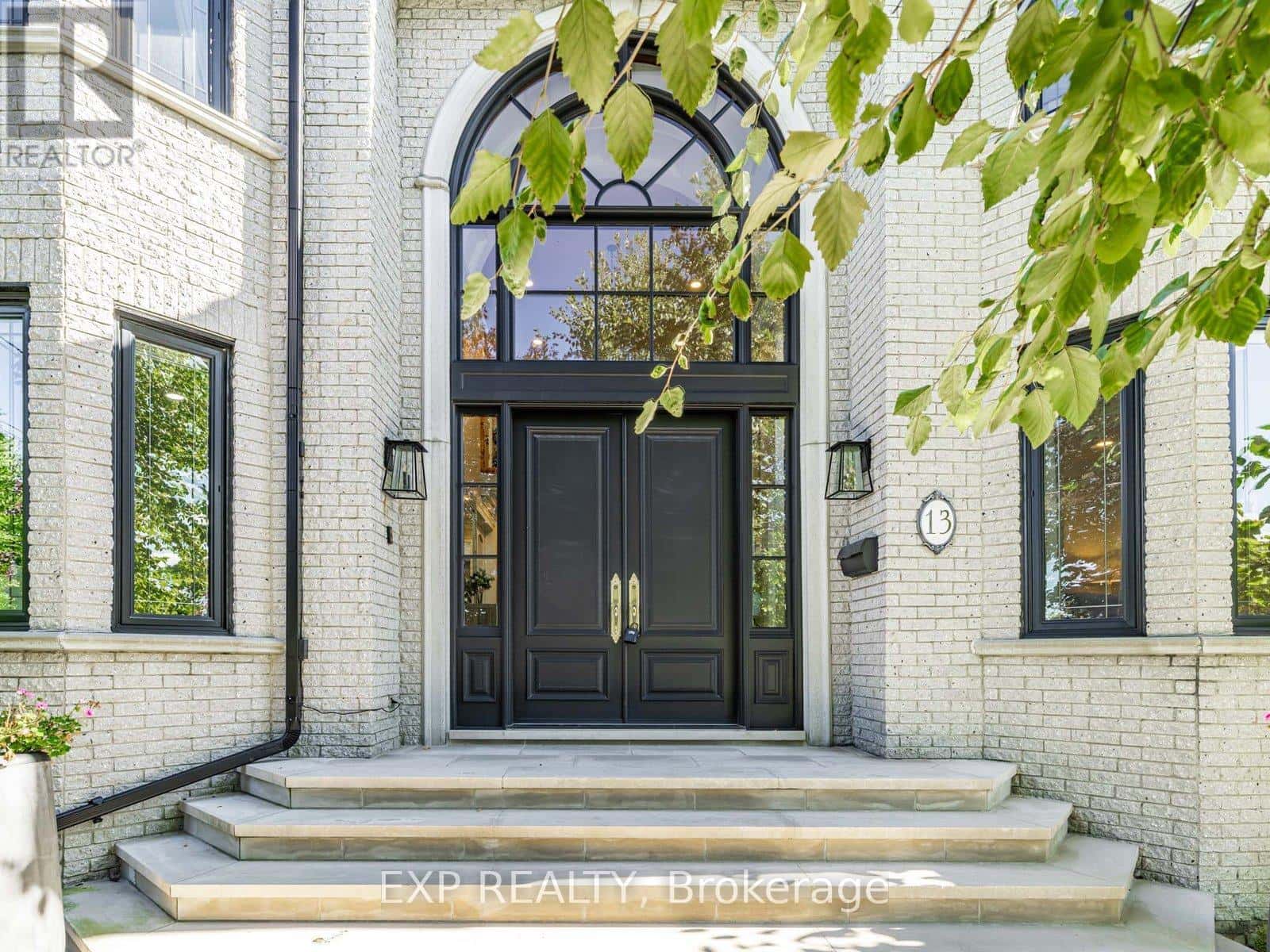 13 BOURDON AVENUE — Toronto (Rustic), Ontario - Photo 3 of 45