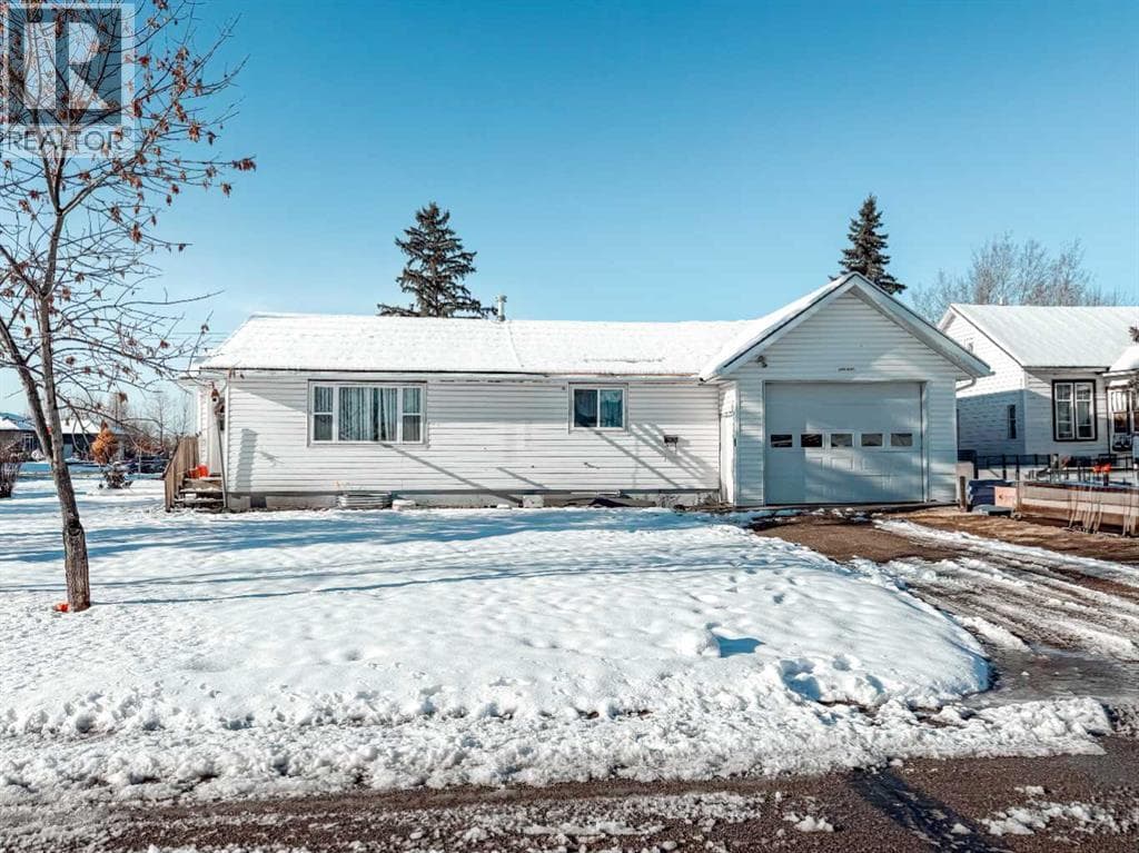 4608 53 Street — Rycroft, Alberta - Main photo