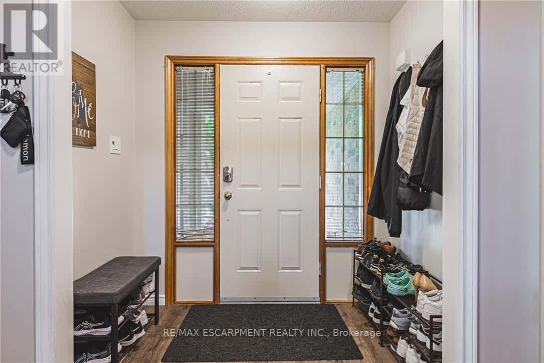 185 COMFORT COURT — Hamilton (Allison), Ontario - Photo 5 of 42