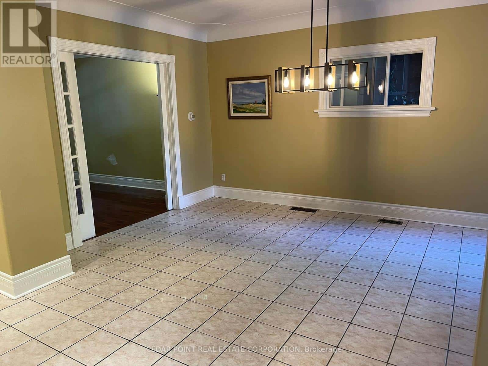 2 - 109 CARRICK AVENUE — Hamilton (Ainslie Wood), Ontario - Photo 4 of 8