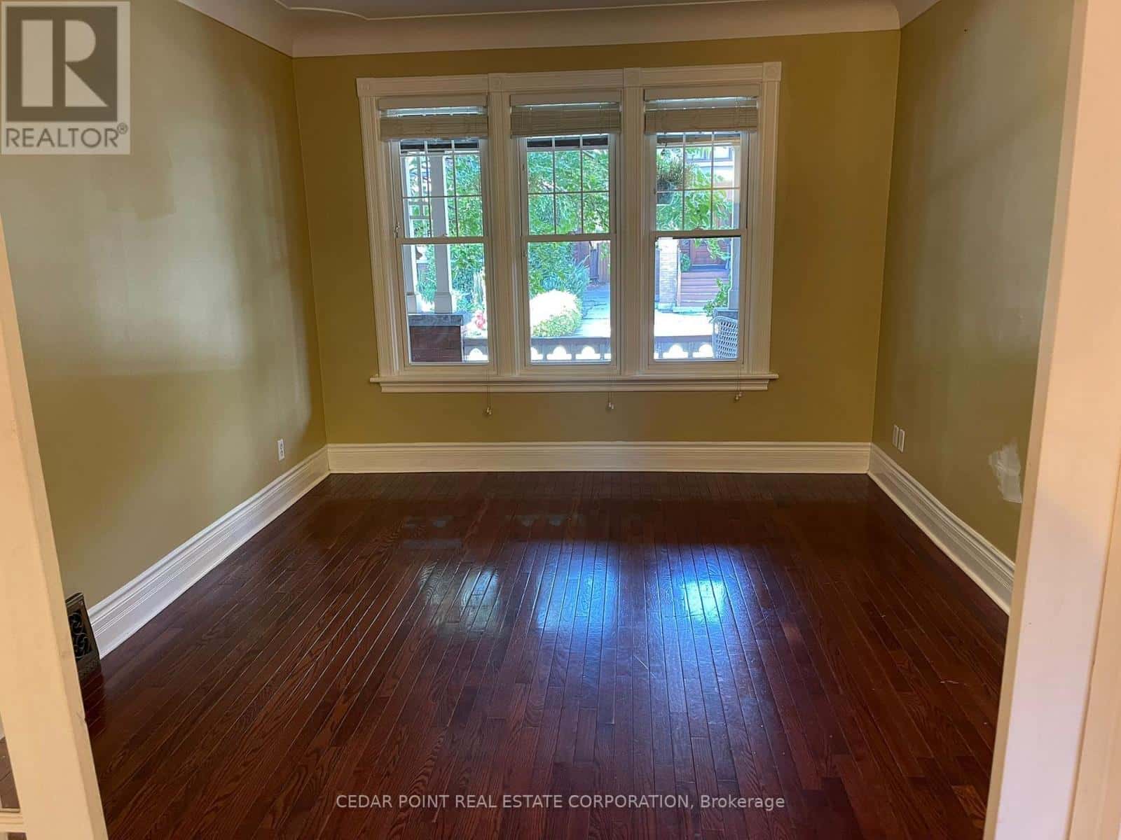 2 - 109 CARRICK AVENUE — Hamilton (Ainslie Wood), Ontario - Photo 5 of 8