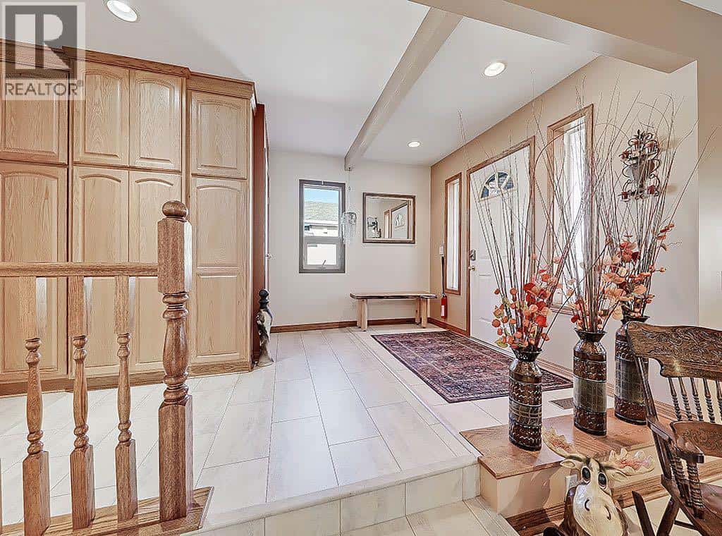 2117 26 Avenue — Nanton, Alberta - Photo 4 of 49