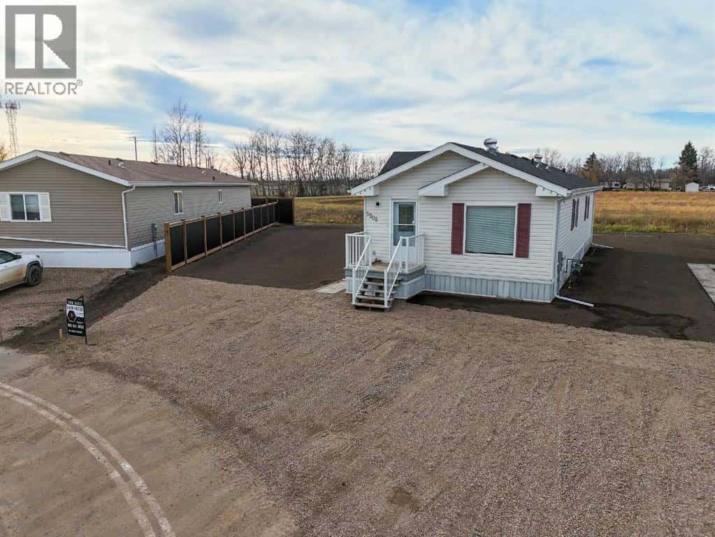 10509 110 Ave — La Crete, Alberta - Photo 2 of 25