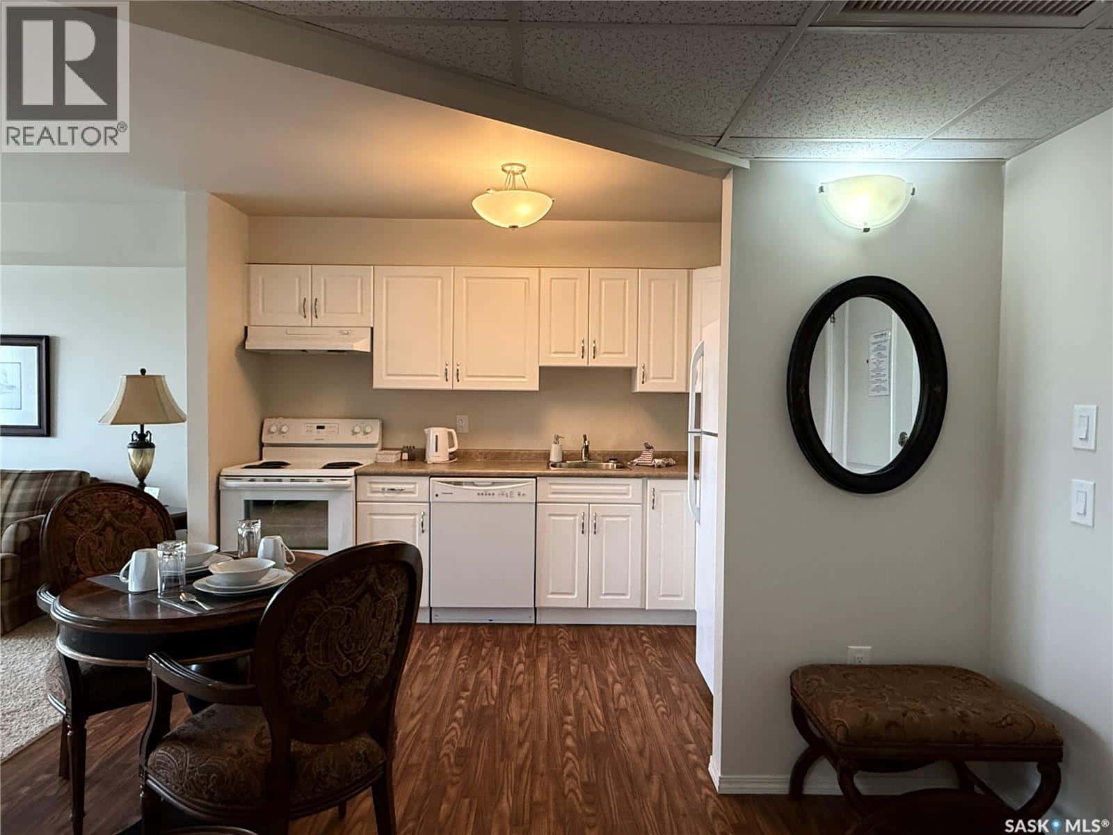 222 680 7th AVENUE E — Melville, Saskatchewan - Photo 2 of 27