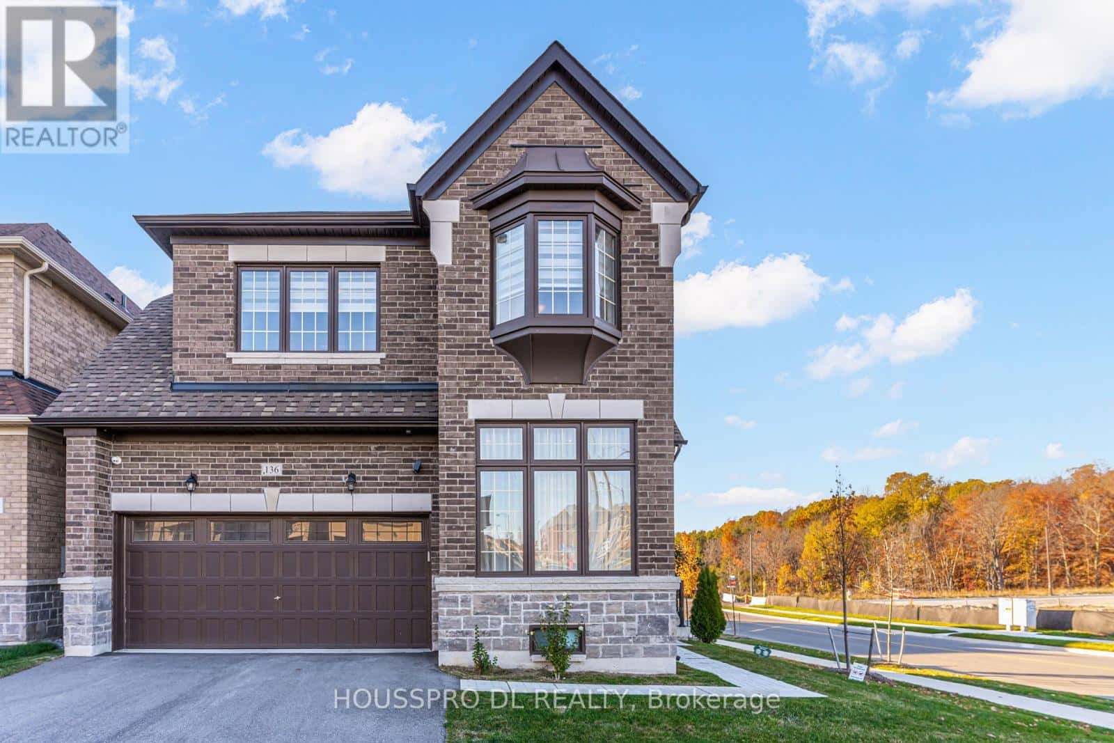 136 CARRIAGE SHOP BEND — East Gwillimbury (Queensville), Ontario - Photo 4 of 50