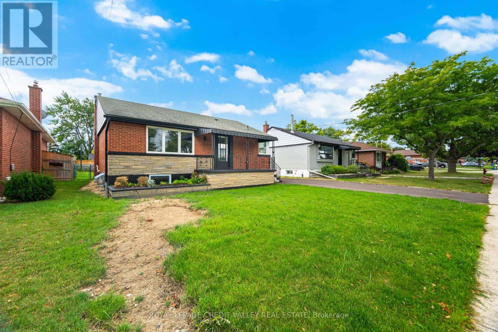 BSMT - 812 TENTH AVENUE — Hamilton (Hampton Heights), Ontario - Photo 3 of 24