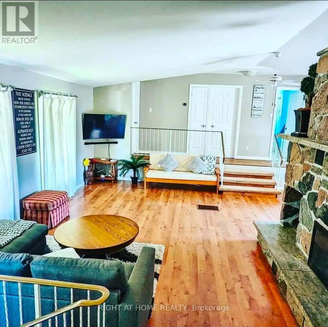 1 OAK STREET — Trent Hills (Campbellford), Ontario - Photo 2 of 6