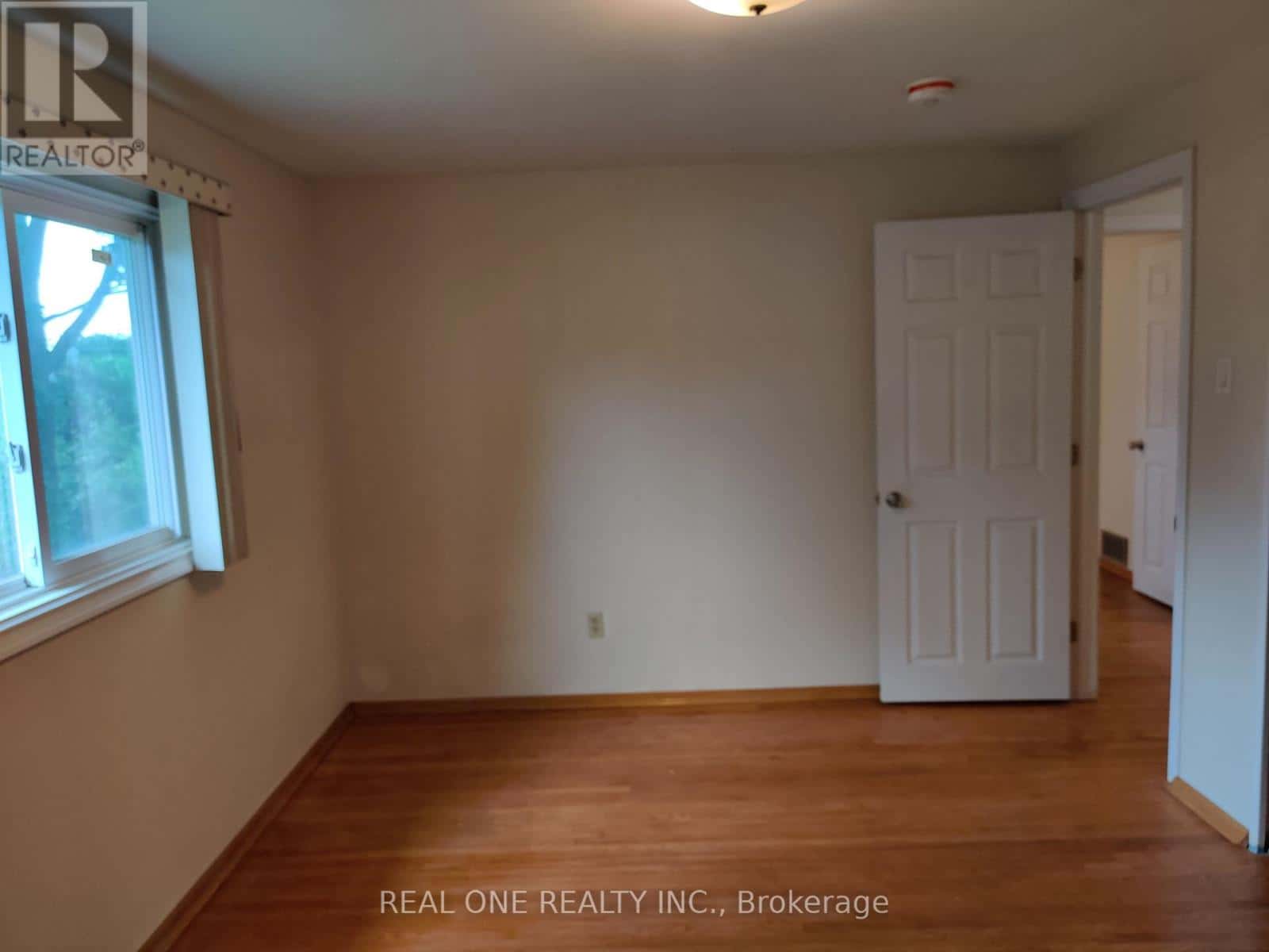 UPPER - 93 SOUTHDALE DRIVE