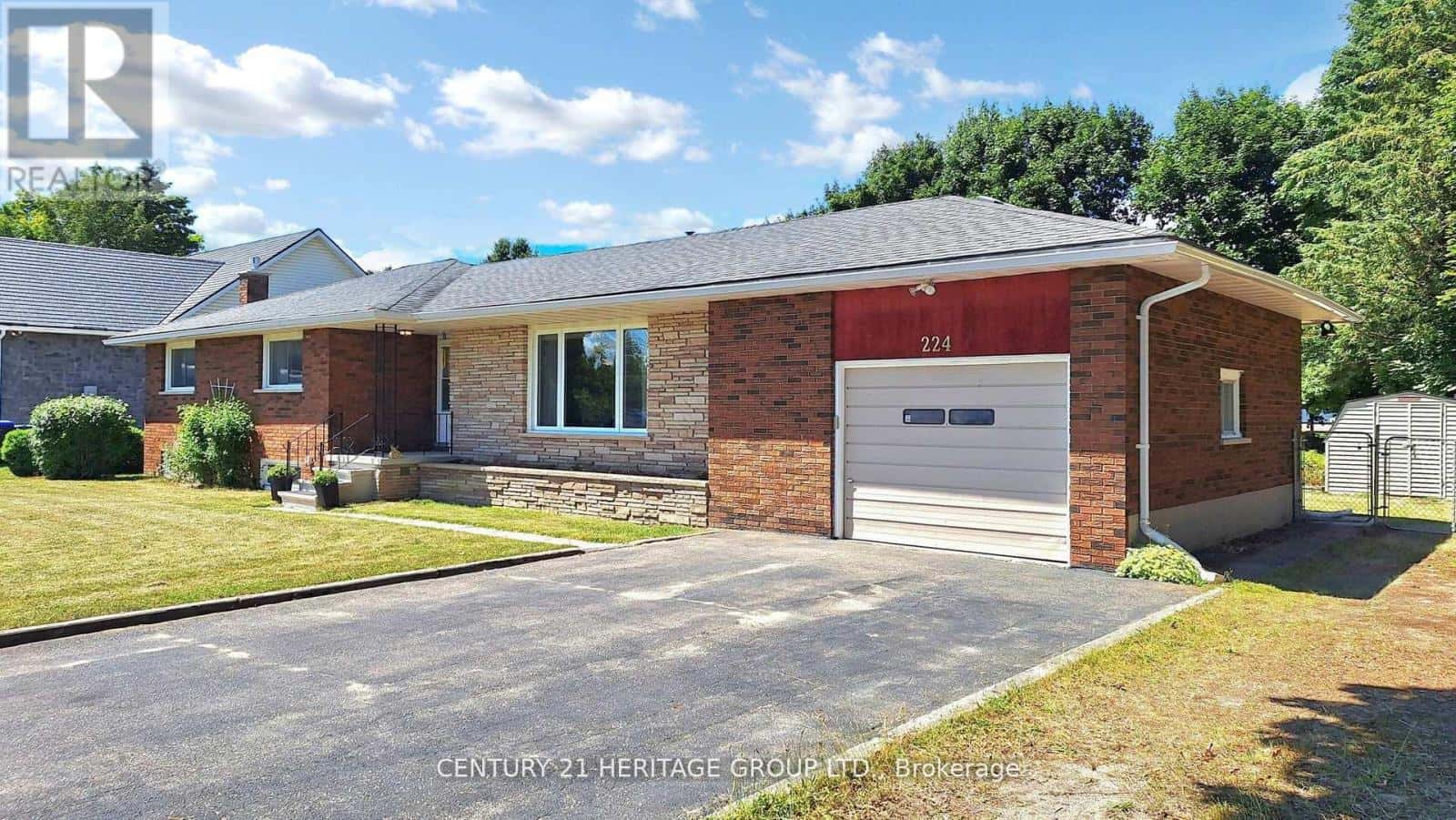 224 GLENN AVENUE — Innisfil (Stroud), Ontario - Photo 3 of 46