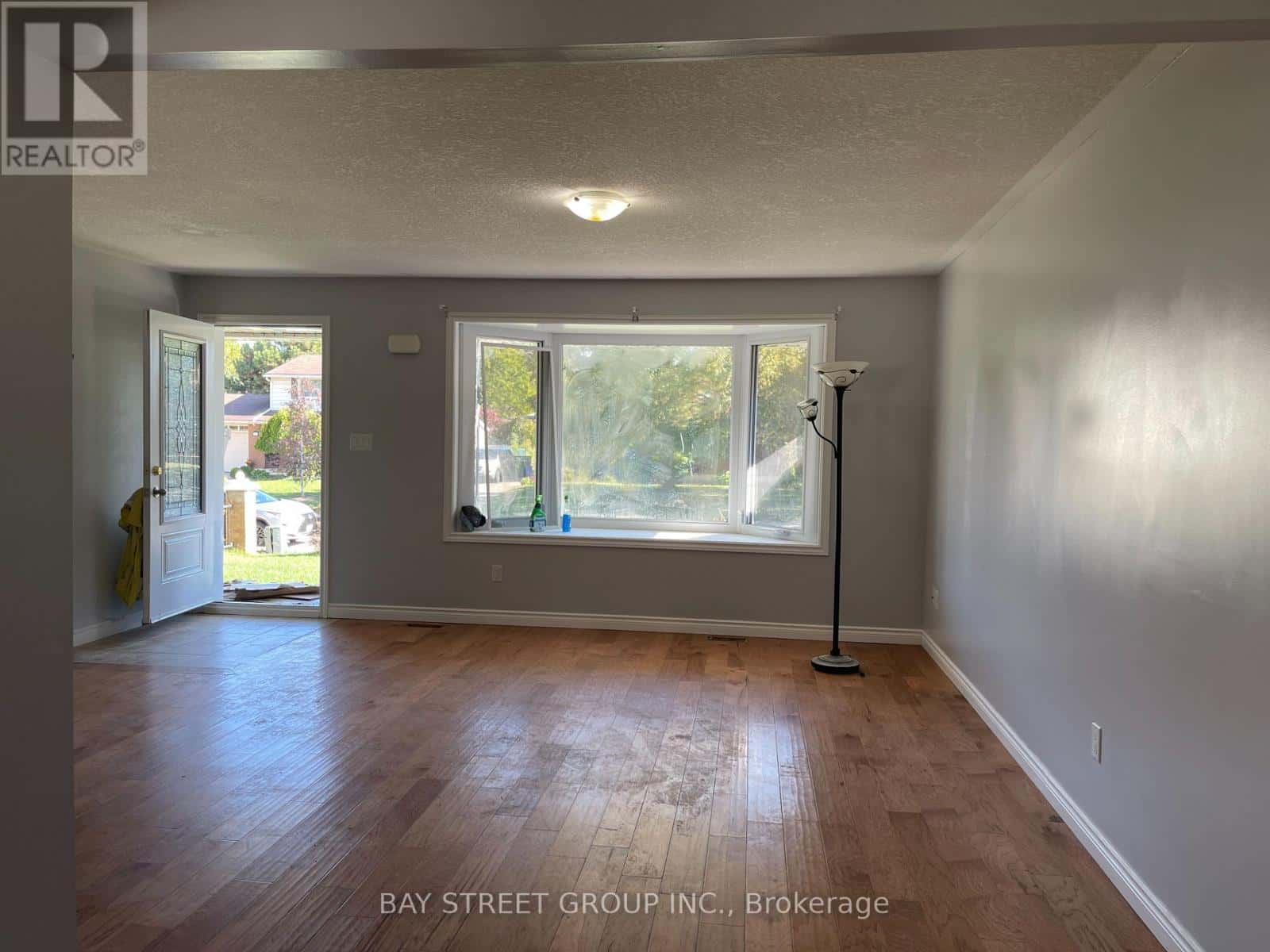 172 DARLINGTON DRIVE — Hamilton (Gilbert), Ontario - Photo 3 of 15