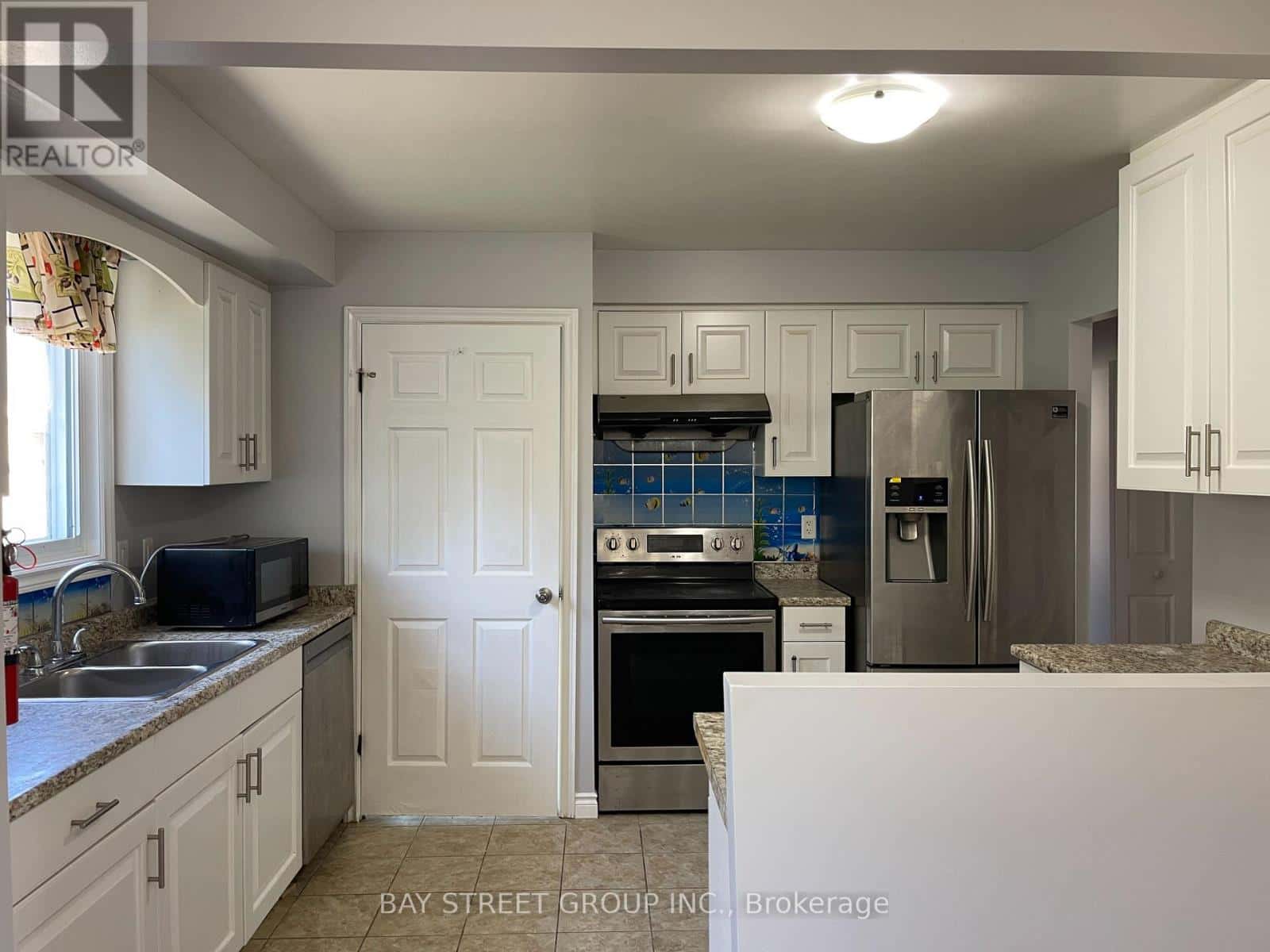 172 DARLINGTON DRIVE — Hamilton (Gilbert), Ontario - Photo 5 of 15