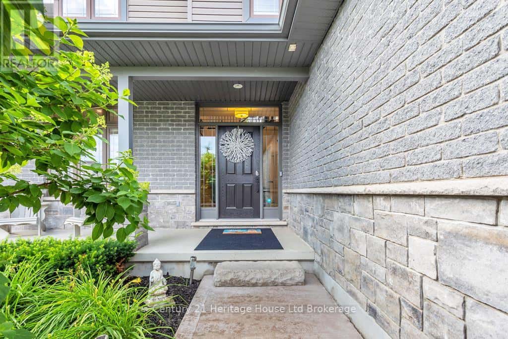 12 OLIVER CRESCENT — Zorra (Thamesford), Ontario - Photo 3 of 49