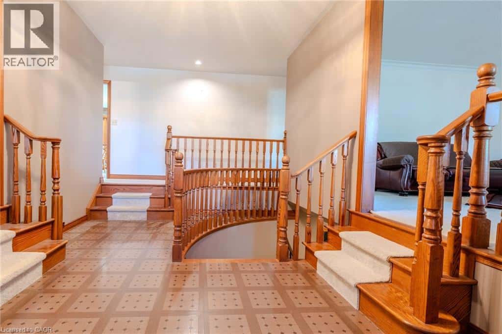 425 GOLF CLUB Road — Hannon, Ontario - Photo 4 of 45