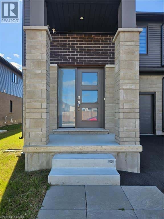 82 ACACIA Road — Fonthill, Ontario - Photo 4 of 30