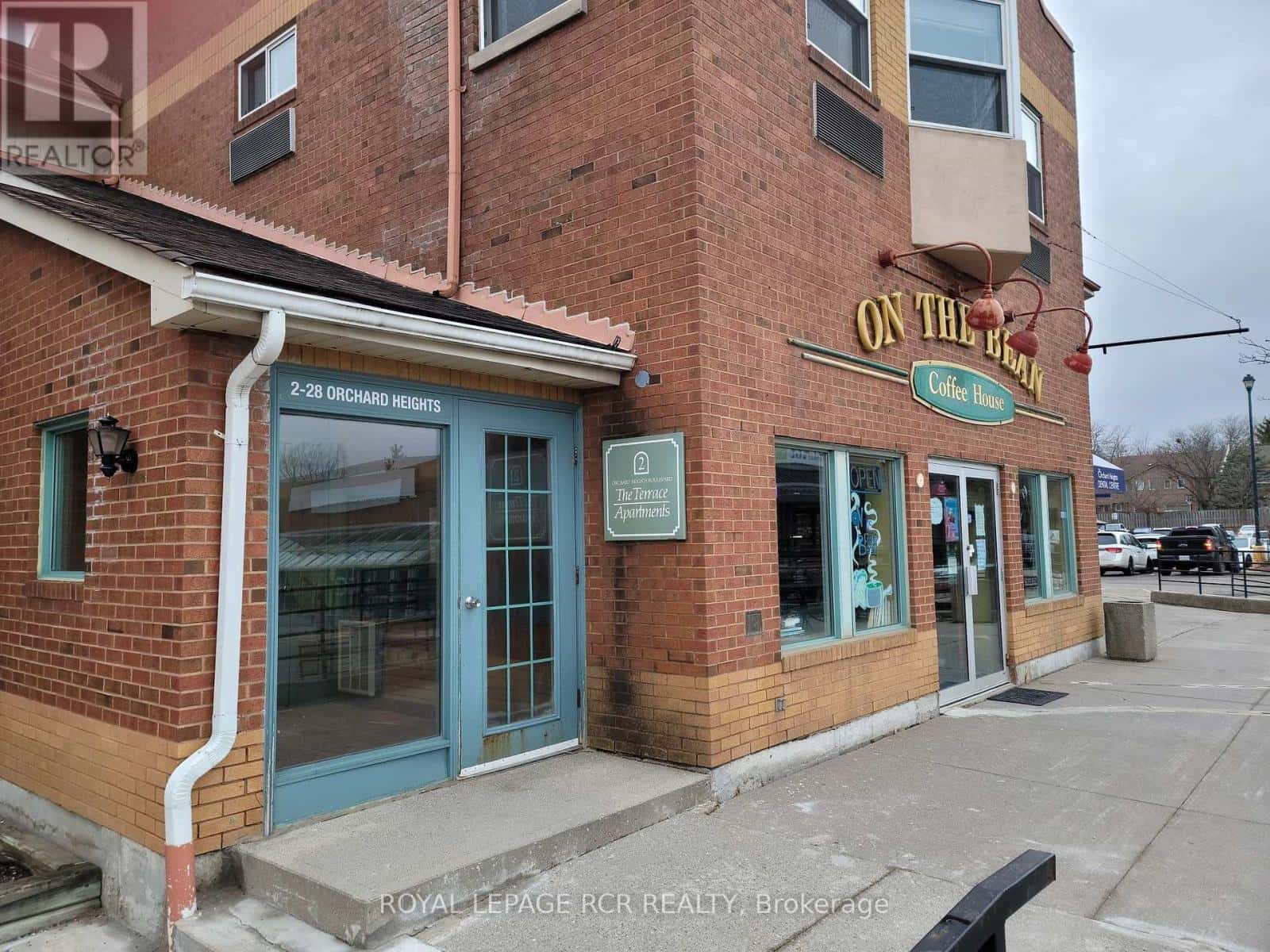 237 - 2 ORCHARD HEIGHTS BOULEVARD — Aurora (Hills of St Andrew), Ontario - Photo 2 of 20