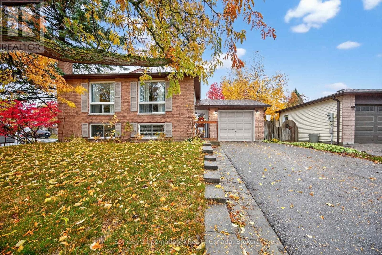 17 COLES STREET — Barrie (Sunnidale), Ontario - Main photo